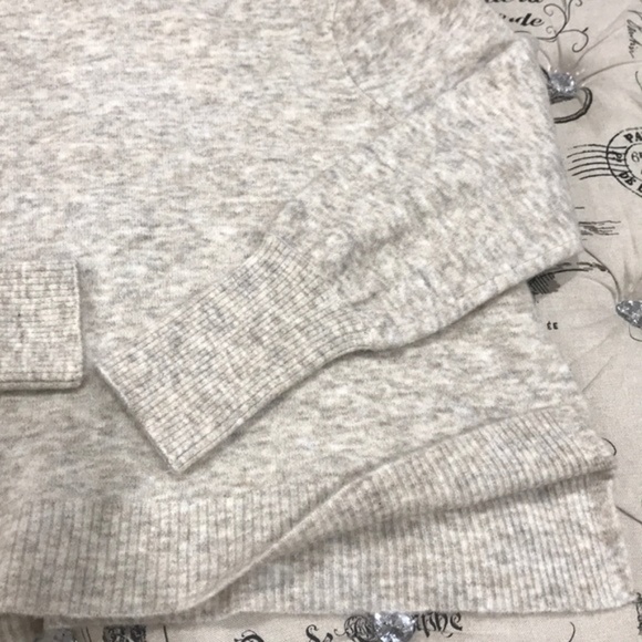 FRAME Swingy Rib Turtleneck Sweater - Picture 5 of 9